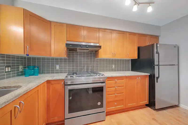 404 2181 W 12TH AVENUE - photo 3 of 31