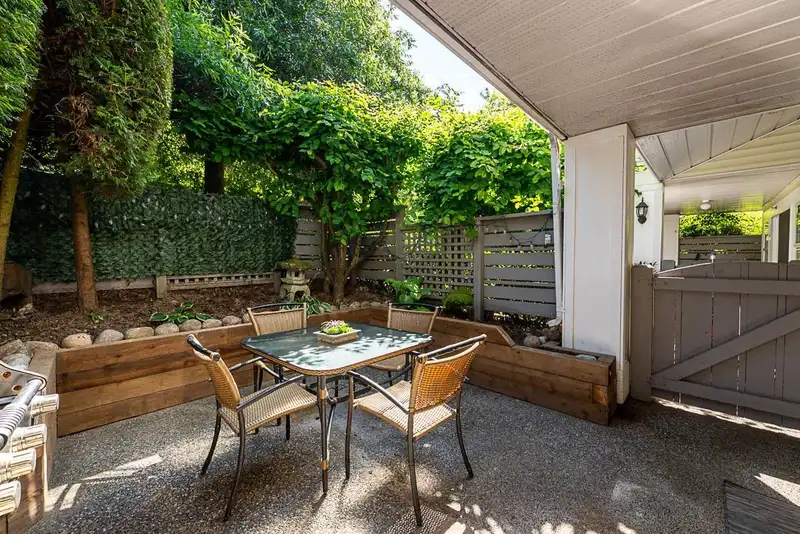 105 735 W 15TH AVENUE - photo 3 of 34