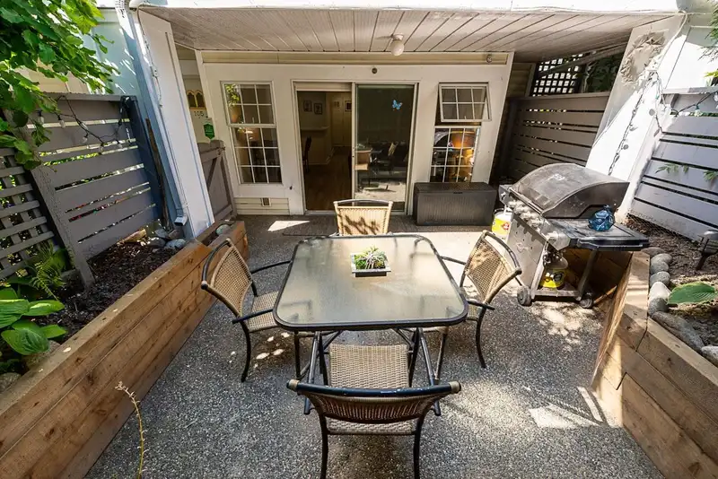 105 735 W 15TH AVENUE - photo 4 of 34