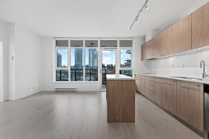 508 691 NORTH ROAD - photo 3 of 18