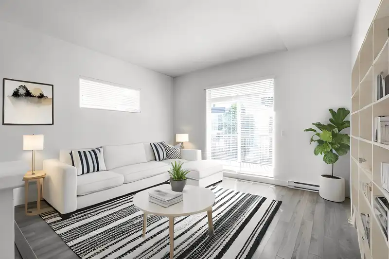 61 15340 GUILDFORD DRIVE - photo 1 of 24