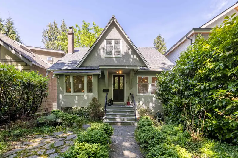 4343 11TH AVENUE - photo 1 of 40
