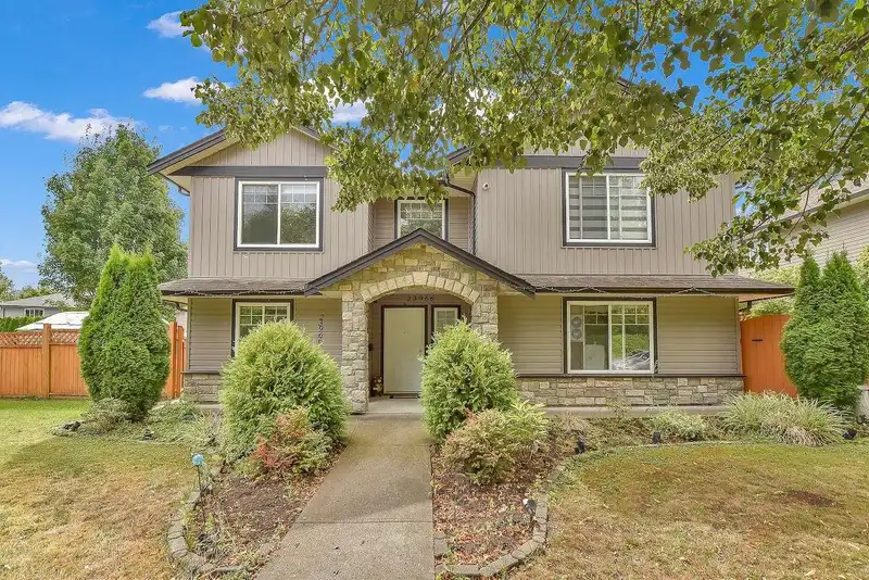 23966 ABERNETHY WAY - photo 1 of 32