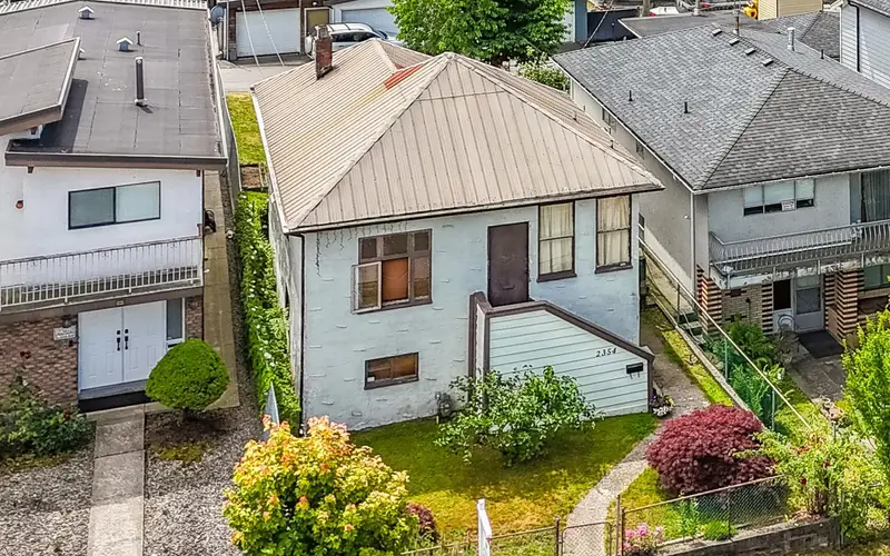 2354 E 33RD AVENUE - photo 1 of 25