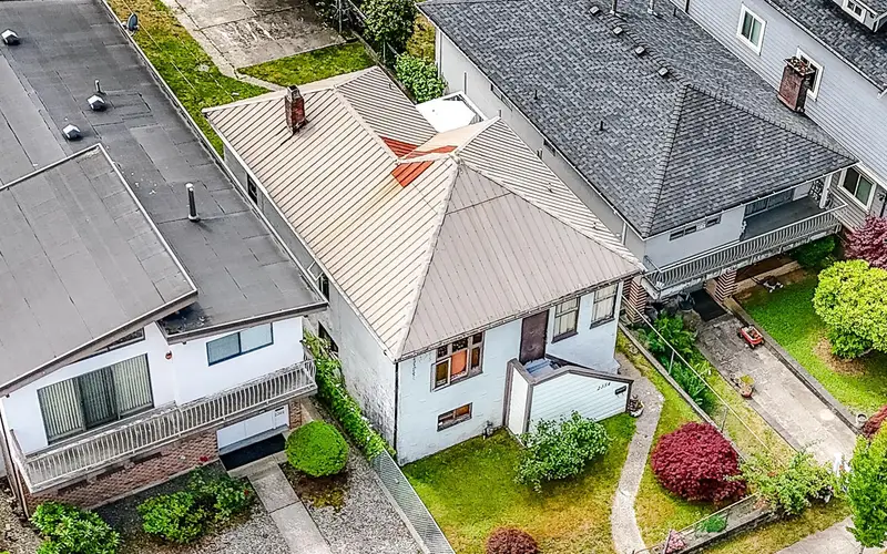 2354 E 33RD AVENUE - photo 2 of 25