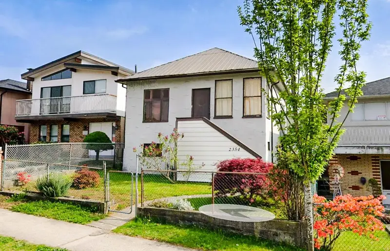 2354 E 33RD AVENUE - photo 3 of 25