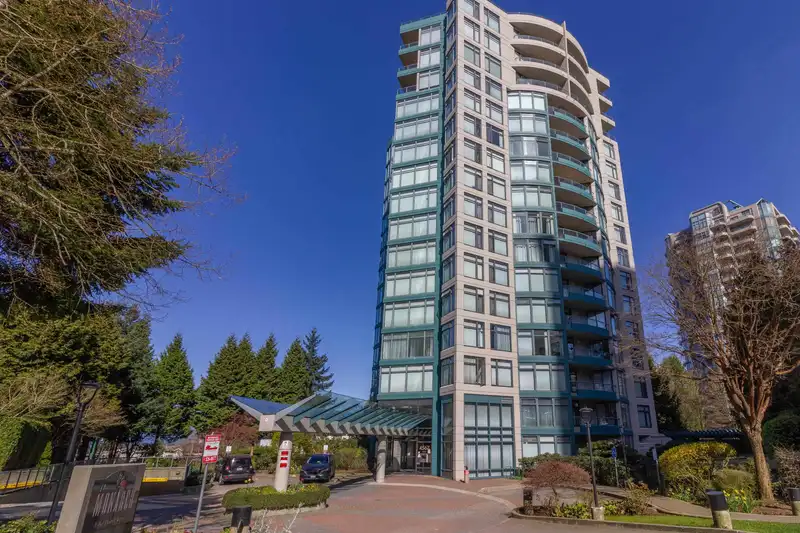 1602 4567 HAZEL STREET - photo 1 of 39