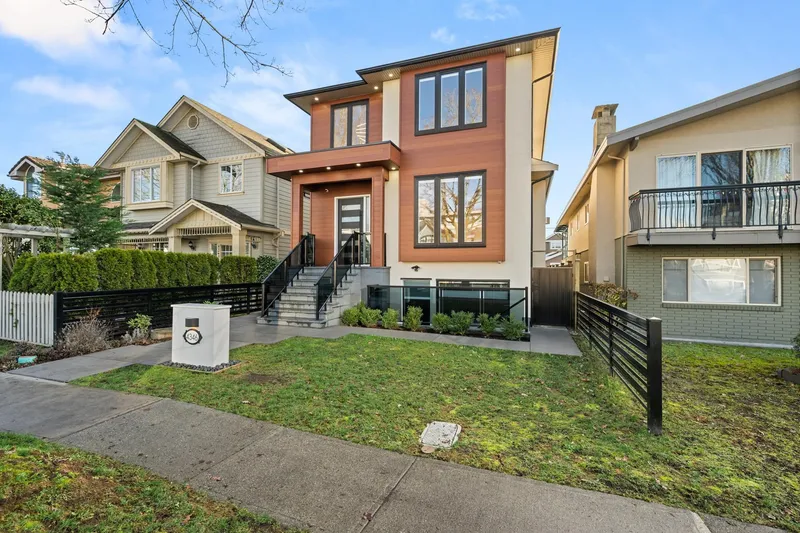 4346 PENDER STREET - photo 3 of 25