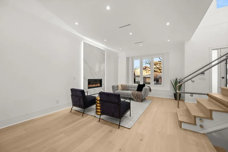 4346 PENDER STREET - photo 4 of 25