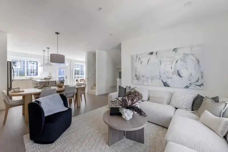 38 20650 78 AVENUE - photo 2 of 10