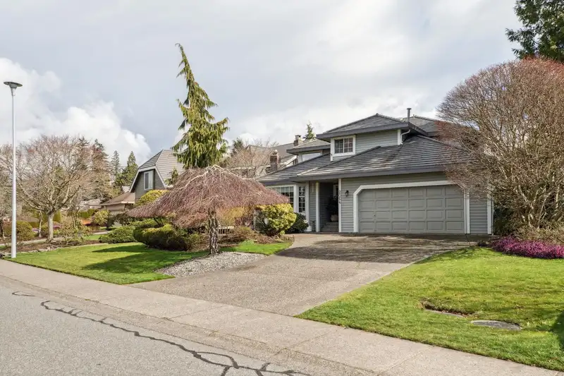 2064 150 STREET - photo 3 of 37