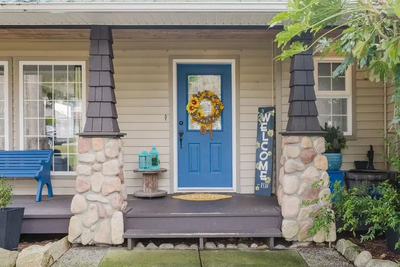 835 AURORA WAY - photo 2 of 25