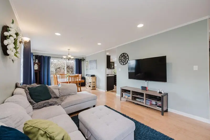 835 AURORA WAY - photo 4 of 25