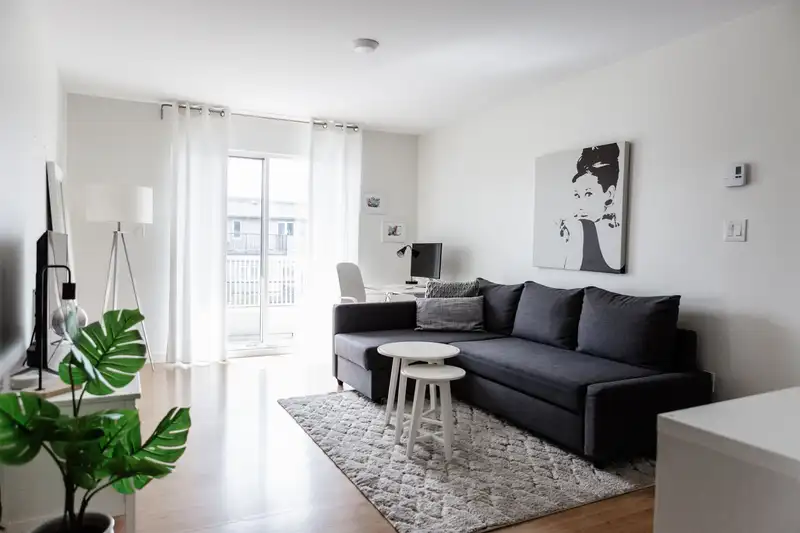 306 458 E 43RD AVENUE - photo 1 of 16