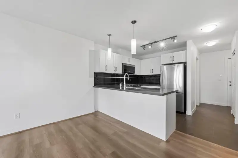 1505 7090 EDMONDS STREET - photo 4 of 30