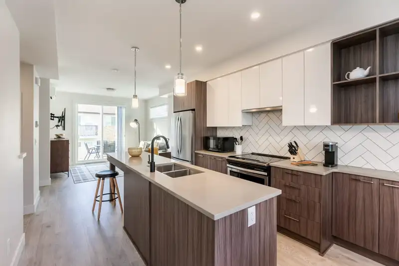 16 2505 WARE STREET - photo 4 of 16