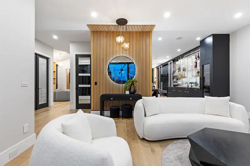 19023 61A AVENUE - photo 4 of 40