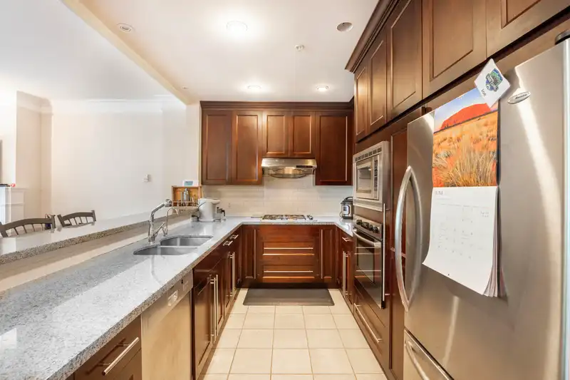 218 4685 VALLEY DRIVE - photo 4 of 34