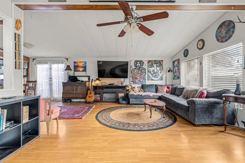 31 145 KING EDWARD STREET - photo 4 of 25