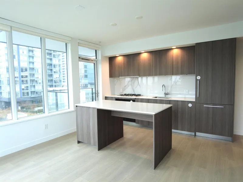 307 6537 TELFORD AVENUE - photo 1 of 11