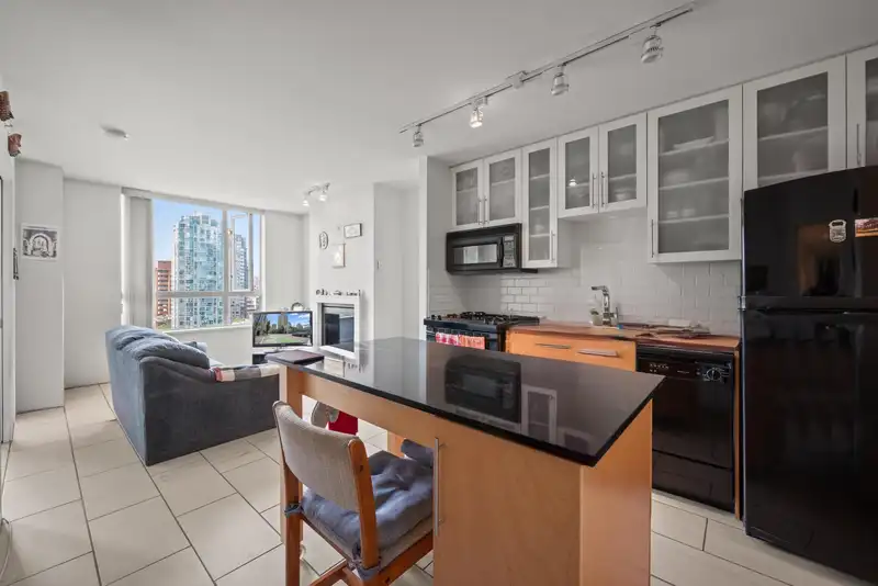 1801 1225 RICHARDS STREET - photo 3 of 25