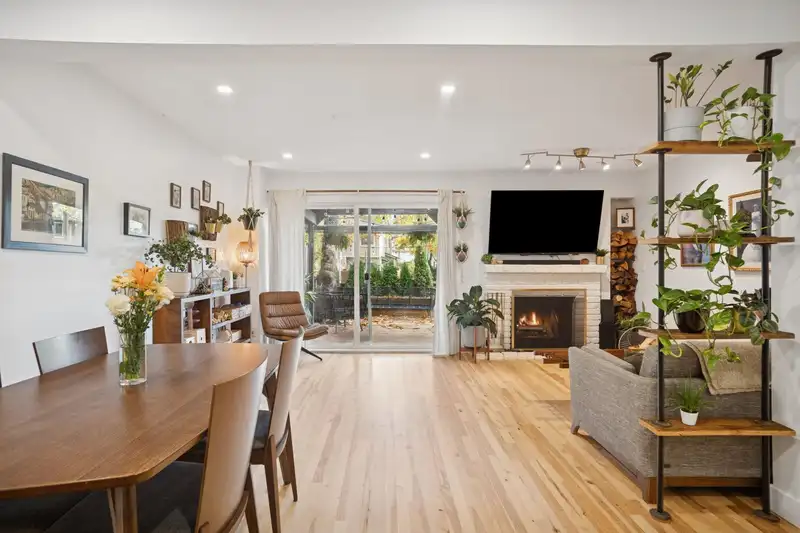 35 1140 EAGLERIDGE DRIVE - photo 1 of 25