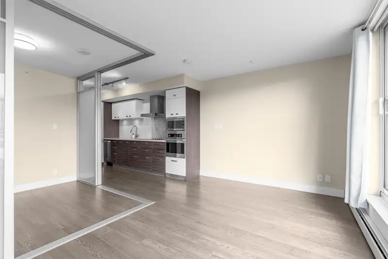 511 1783 MANITOBA STREET - photo 2 of 24