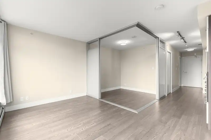 511 1783 MANITOBA STREET - photo 4 of 24