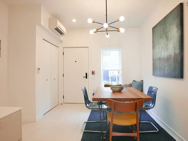 339 1120 E GEORGIA STREET - photo 3 of 38