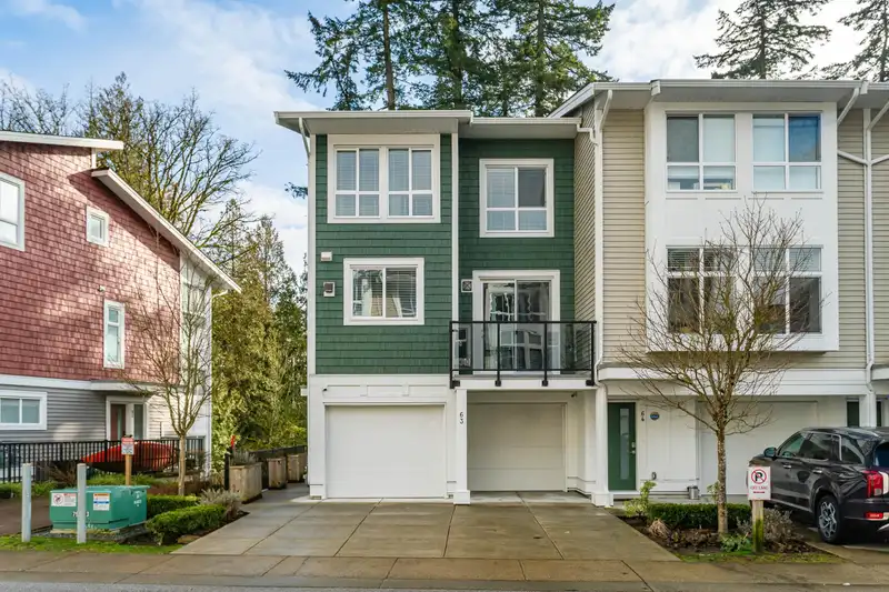 63 24108 104 AVENUE - photo 1 of 38