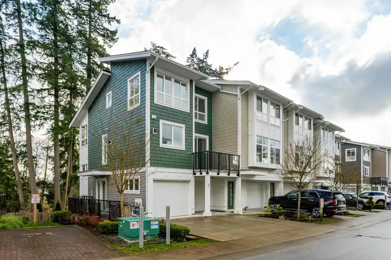 63 24108 104 AVENUE - photo 2 of 38