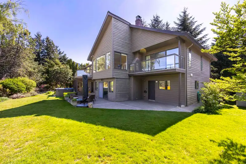 4711 WOODBURN COURT - photo 2 of 40
