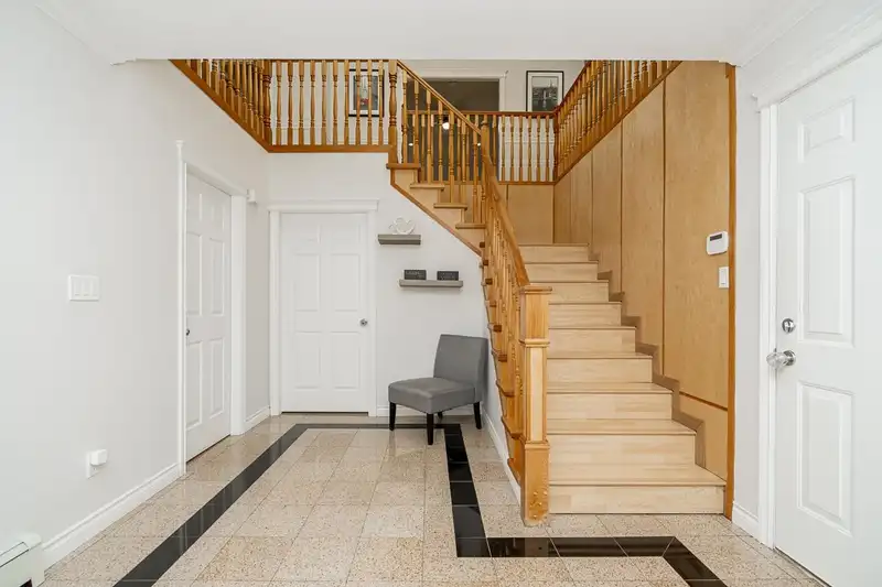 12773 N 90 AVENUE - photo 4 of 39