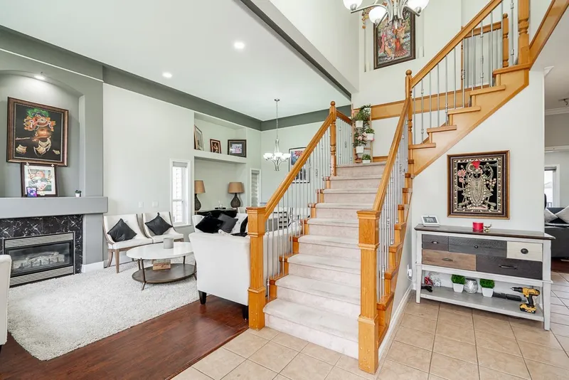 14532 84 AVENUE - photo 4 of 25