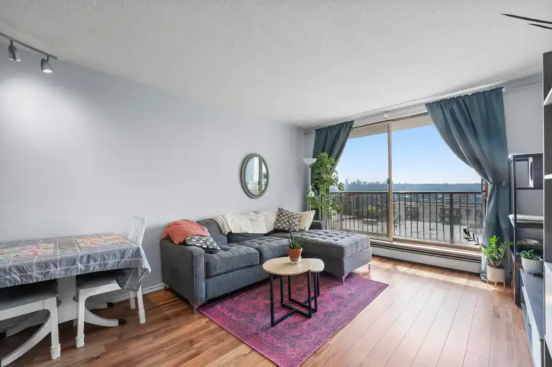 508 320 ROYAL AVENUE - photo 2 of 28