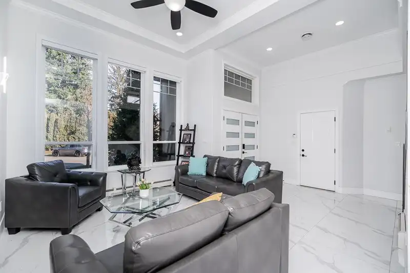 7917 147A STREET - photo 4 of 38