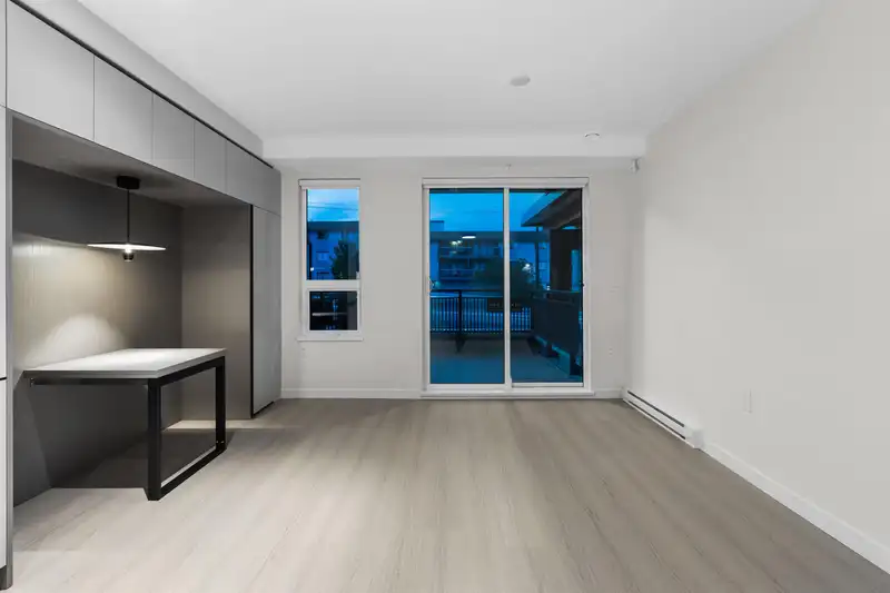 105 2015 ST. JOHNS STREET - photo 4 of 31