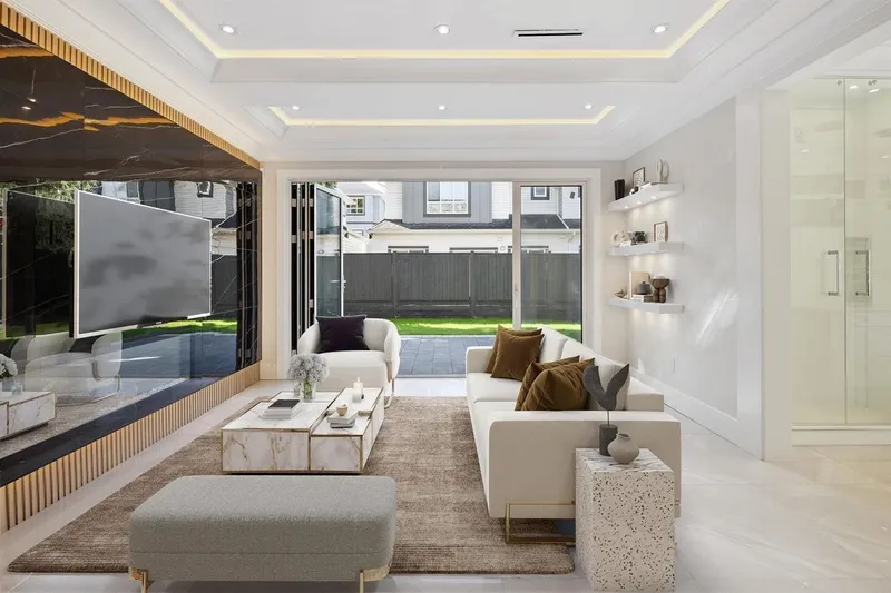 9371 PINEWELL CRESCENT - photo 3 of 12