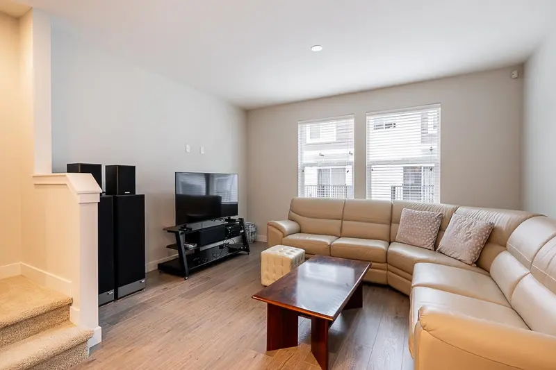 18 6089 144 STREET - photo 4 of 25