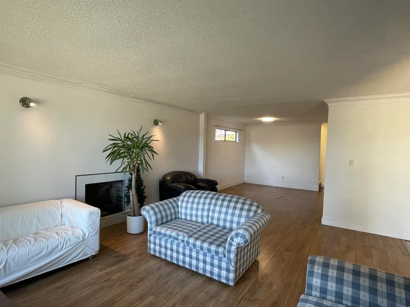 10471 STEVESTON HIGHWAY - photo 2 of 25