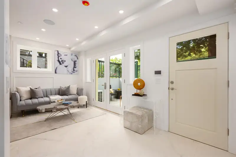 2016 W 15TH AVENUE - photo 2 of 18