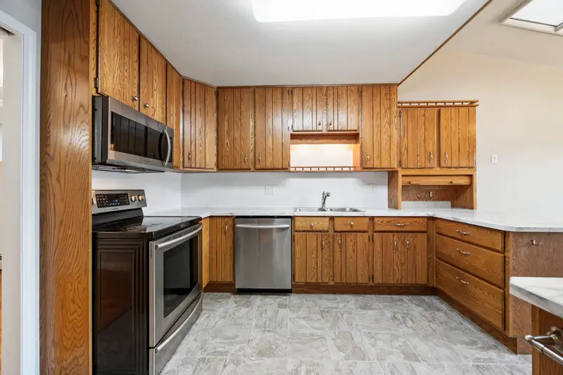 9 3054 TRAFALGAR STREET - photo 4 of 25