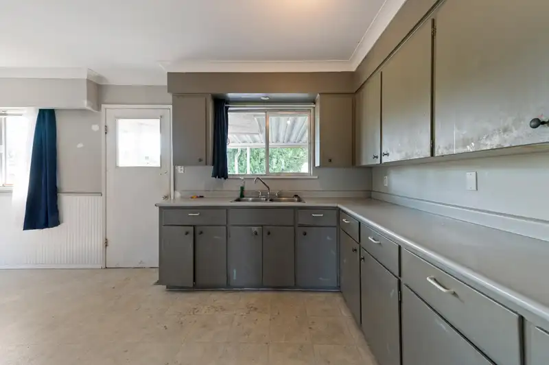 3425 FLINT STREET - photo 4 of 20