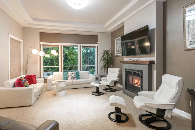 8099 148A STREET - photo 4 of 25