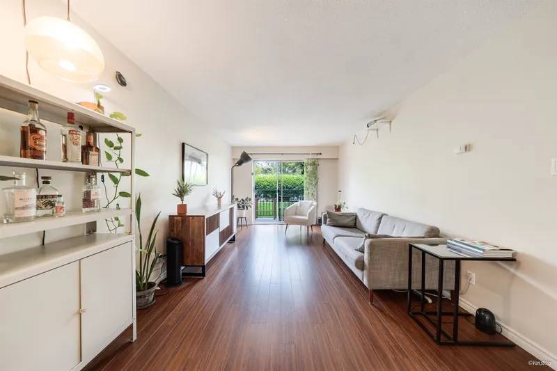 116 36 E 14TH AVENUE - photo 3 of 24