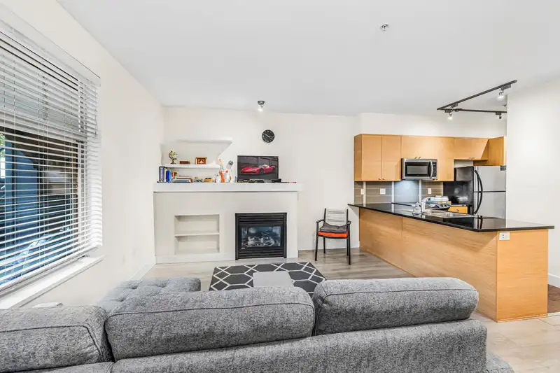 43 19478 65 AVENUE - photo 1 of 22
