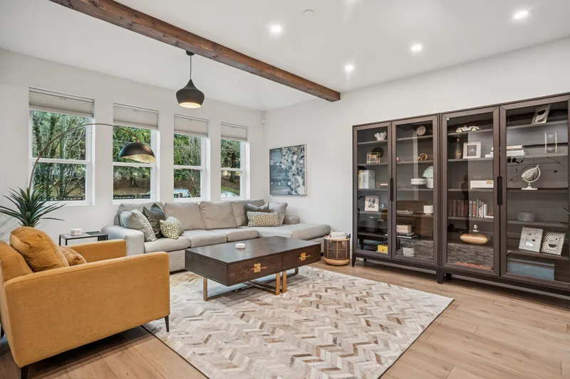 933 MCLEAN DRIVE - photo 3 of 17