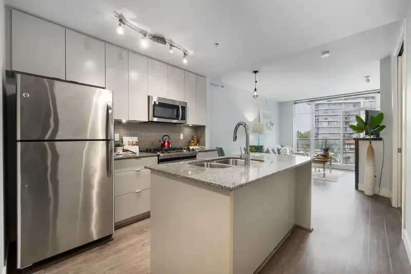 411 298 E 11TH AVENUE - photo 1 of 25