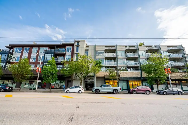 409 1680 W 4TH AVENUE - photo 2 of 40