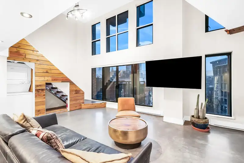 507 22 E CORDOVA STREET - photo 3 of 35